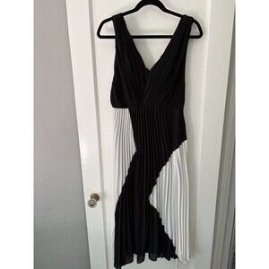 Sam Edelman Pleated Colorblock Midi Dress Black White V Neck Size 2 NWT Chic